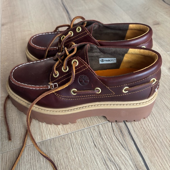 Timberland Women’s Leather Lug Sole Oxford Shoes – Burgundy – Size 6 - Picture 2 of 7